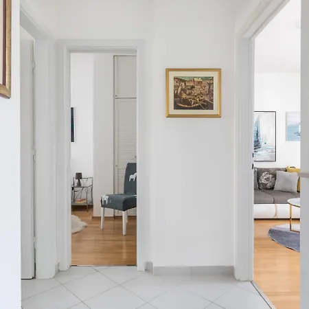 Neven Apartment Split
